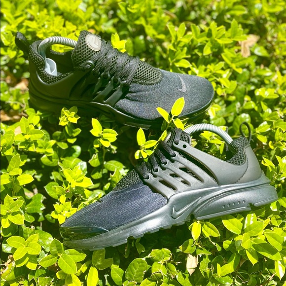 Nike Presto Triple Black Running Shoes - Picture 4 of 10